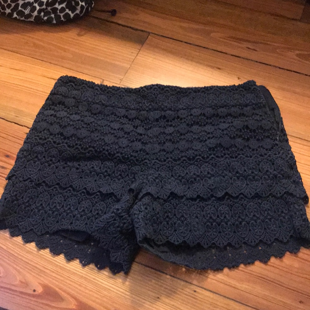 Ann Taylor Loft detailed crochet lace shorts sz 12